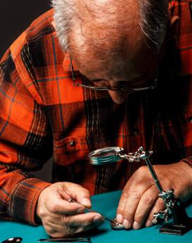 Charles Weninger‑WenshanZhuangandMiaoAutonomousPrefecture RADO Official Service Outlets Watchmaker